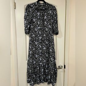 Zara beautiful floral dress in amazing condition! Worn only a few times!